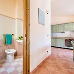 House 8 Beds Overlooking A Pine Forest At Just 600 Mt From The Sea Apartmán *