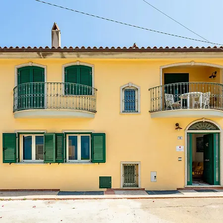 Apartman House 8 Beds Overlooking A Pine Forest At Just 600 Mt From The Sea *