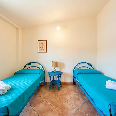 House 8 Beds Overlooking A Pine Forest At Just 600 Mt From The Sea شقة *
