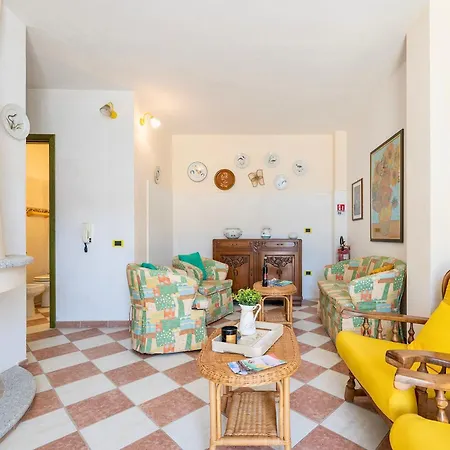 House 8 Beds Overlooking A Pine Forest At Just 600 Mt From The Sea *
