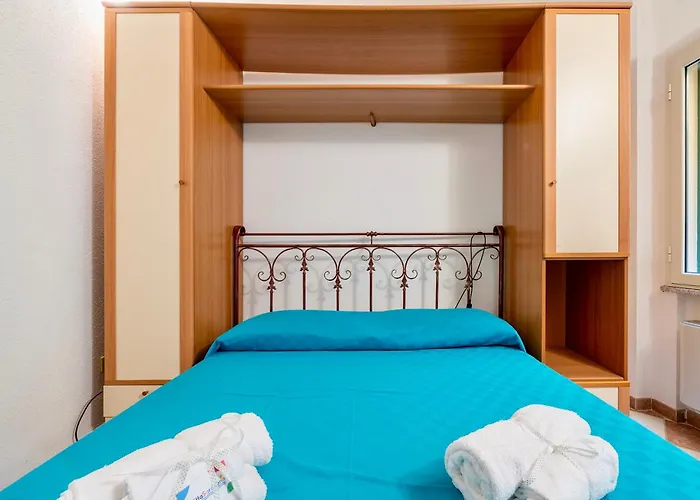 Apartman House 8 Beds Overlooking A Pine Forest At Just 600 Mt From The Sea *