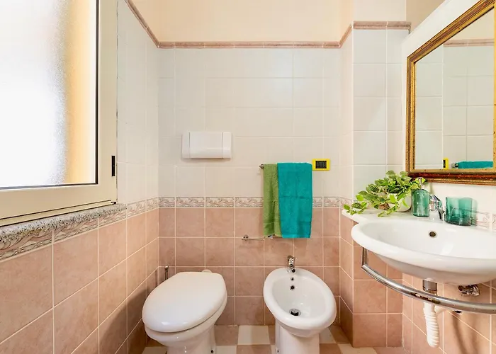 House 8 Beds Overlooking A Pine Forest At Just 600 Mt From The Sea Apartman *