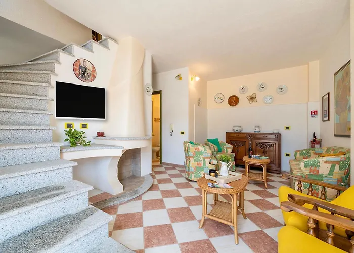 House 8 Beds Overlooking A Pine Forest At Just 600 Mt From The Sea Apartman