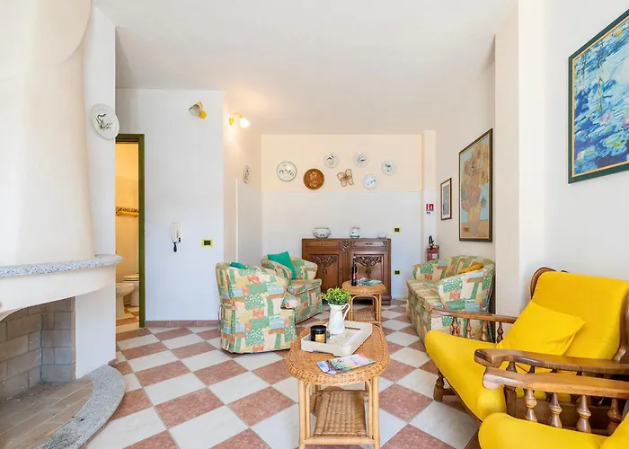 House 8 Beds Overlooking A Pine Forest At Just 600 Mt From The Sea *
